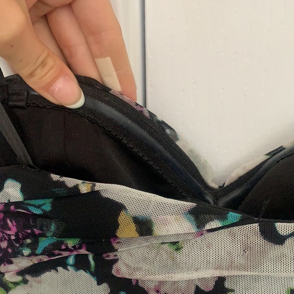 Beautiful strapless mini bodycon dress. - Picture 5 of 5